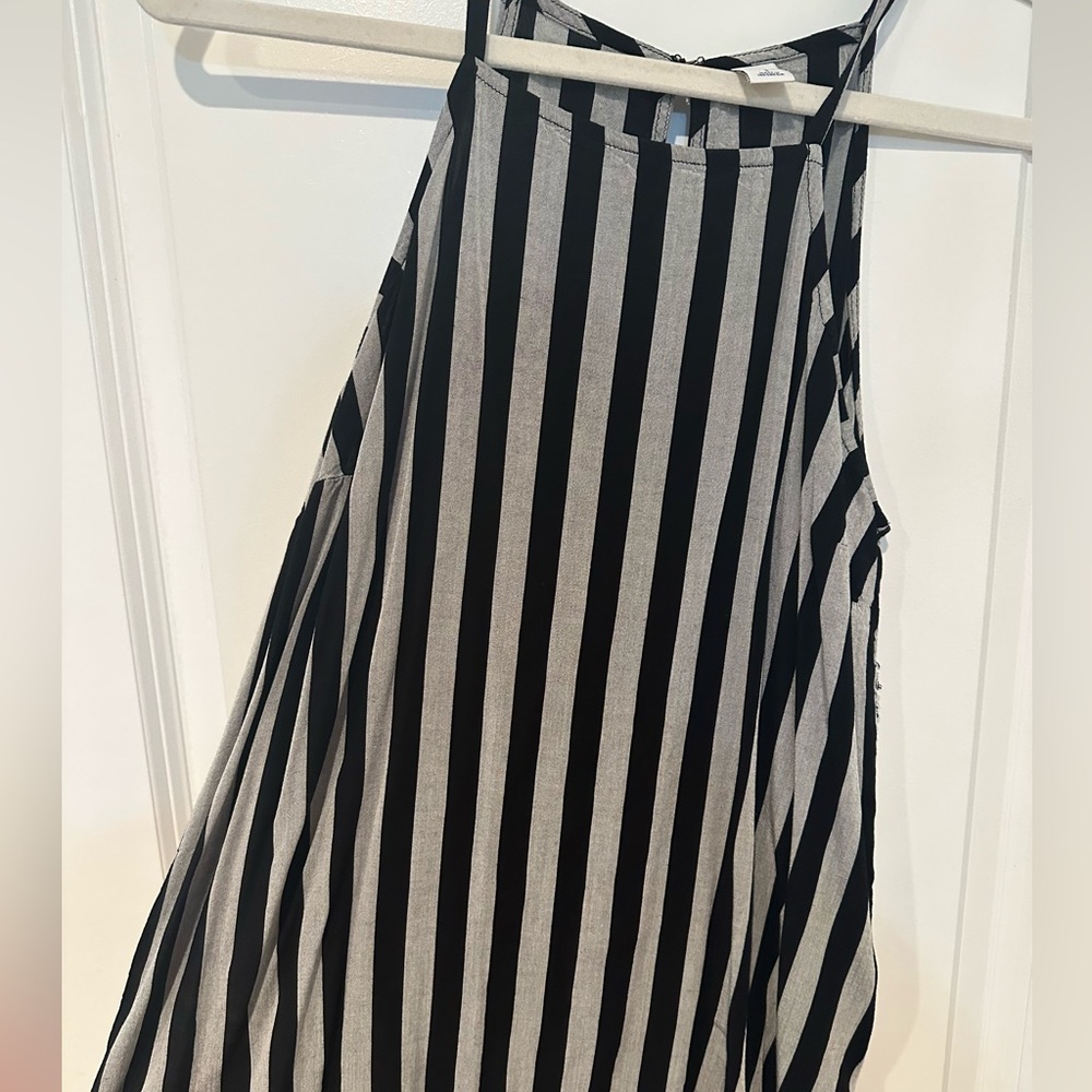 Black and grey vertical striped flowy tank